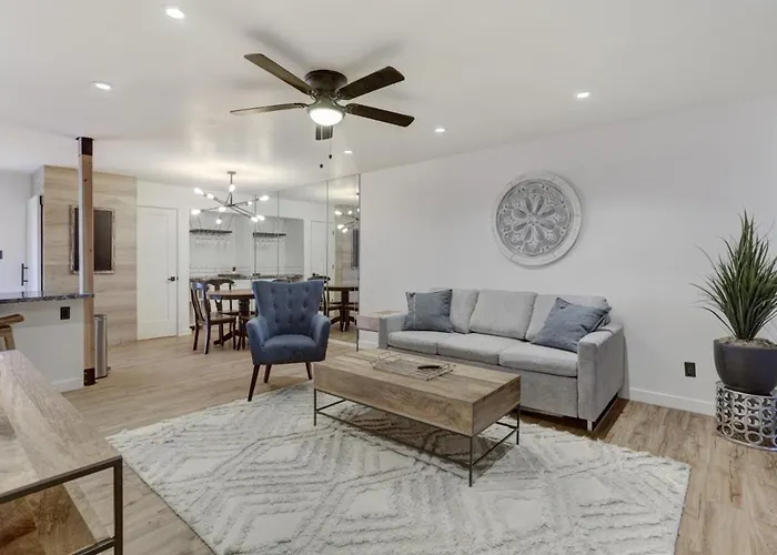 Apartment Charming In Scottsdale!